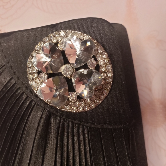 Black satin feeling handbag with gem flower design - Picture 3 of 12